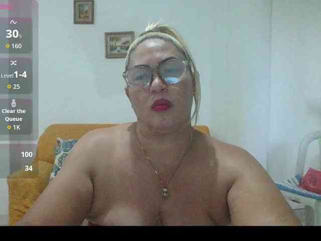 Hotmommyxxx webcam