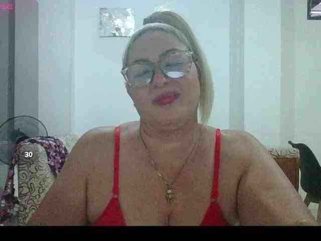 Hotmommyxxx webcam