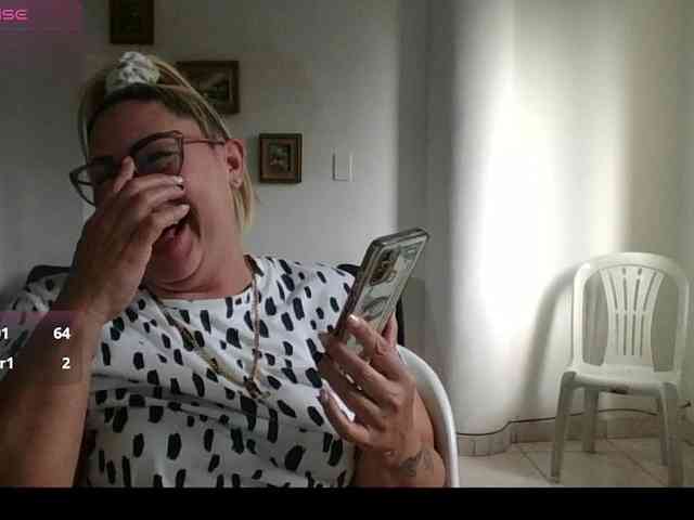 Hotmommyxxx webcam