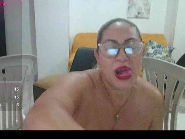 Hotmommyxxx webcam