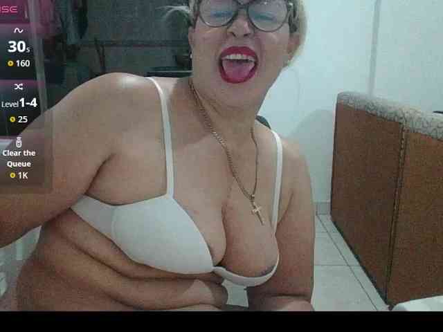 Hotmommyxxx Live Webcam on BongaCams
