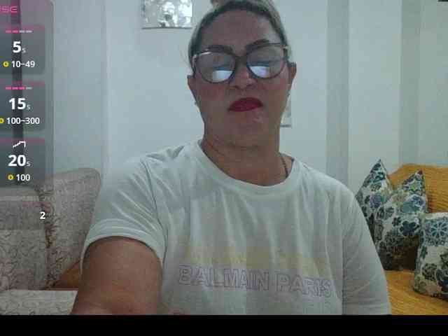 Hotmommyxxx webcam