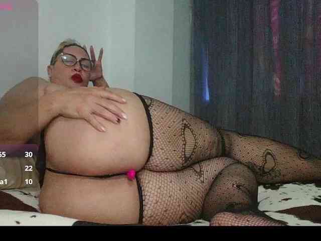 Hotmommyxxx webcam