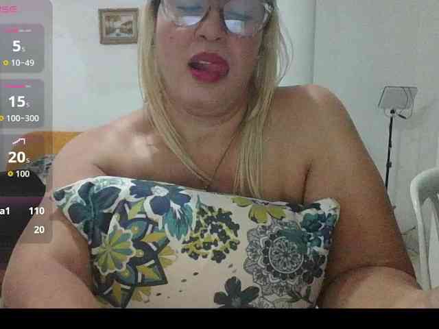 Hotmommyxxx webcam
