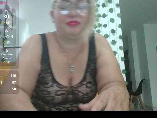 Hotmommyxxx webcam