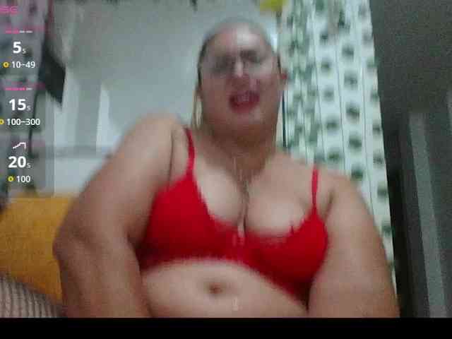 Hotmommyxxx webcam