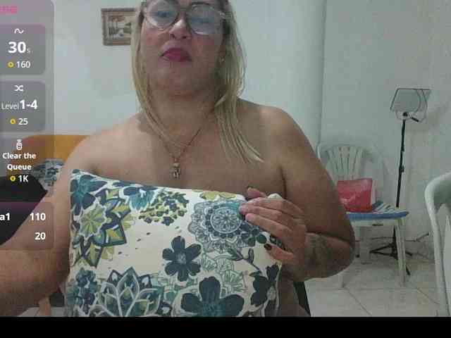 Hotmommyxxx Live Webcam on BongaCams