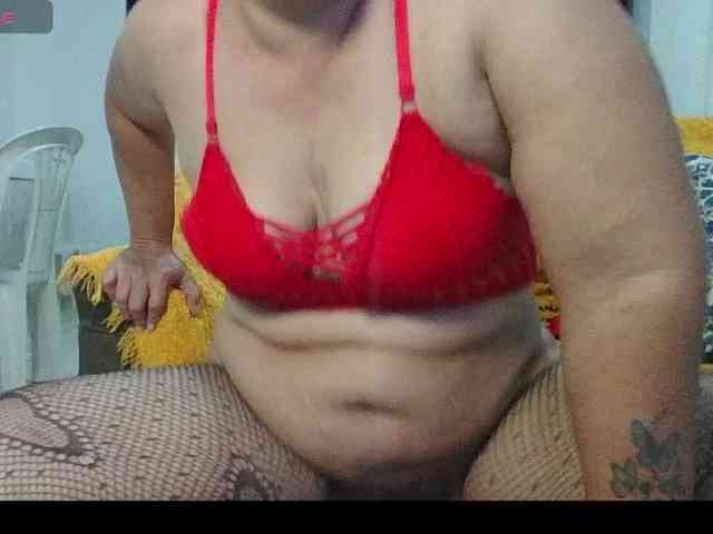 Hotmommyxxx webcam