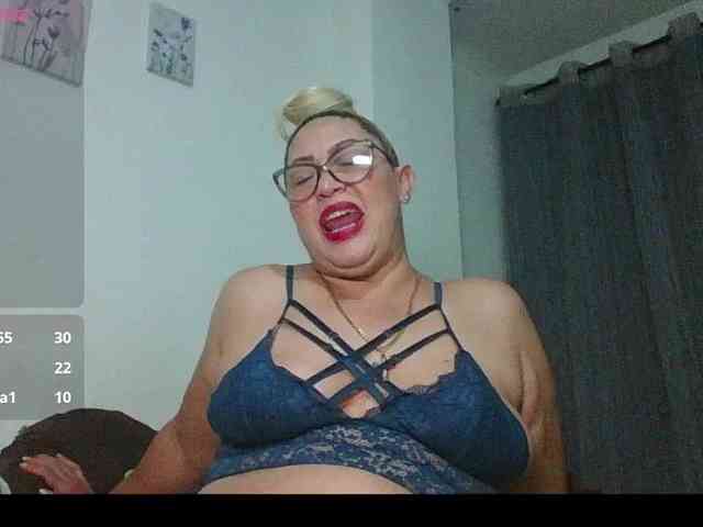 Hotmommyxxx webcam