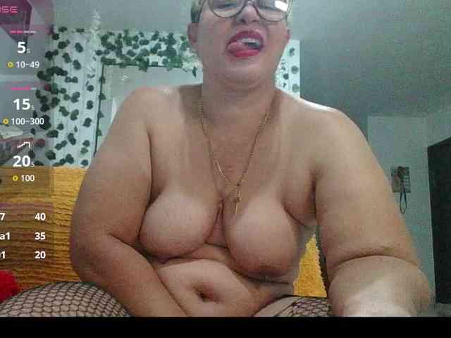 Hotmommyxxx webcam