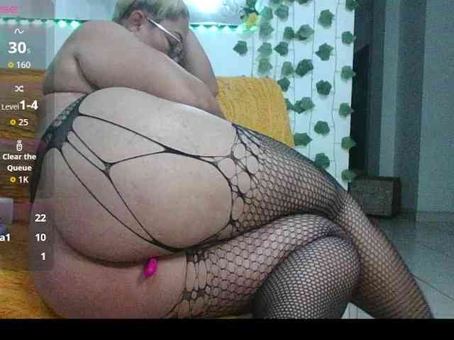 Hotmommyxxx webcam