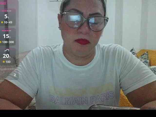 Hotmommyxxx webcam