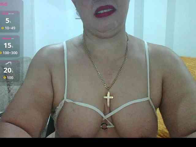 Hotmommyxxx webcam