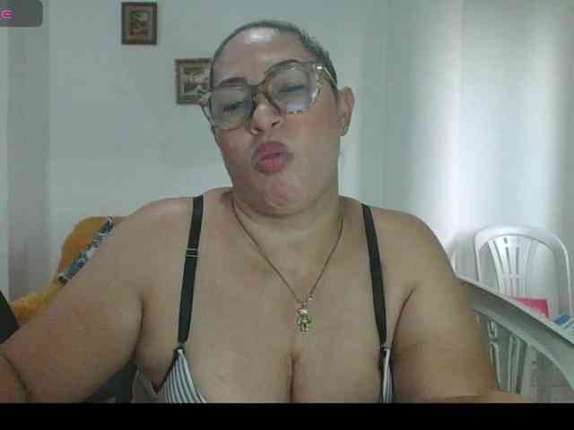 Hotmommyxxx