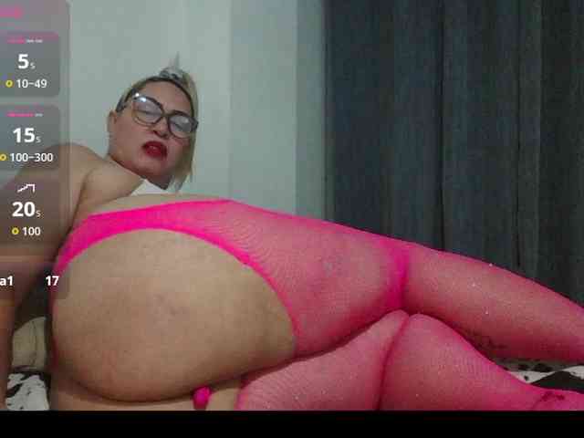 Hotmommyxxx webcam