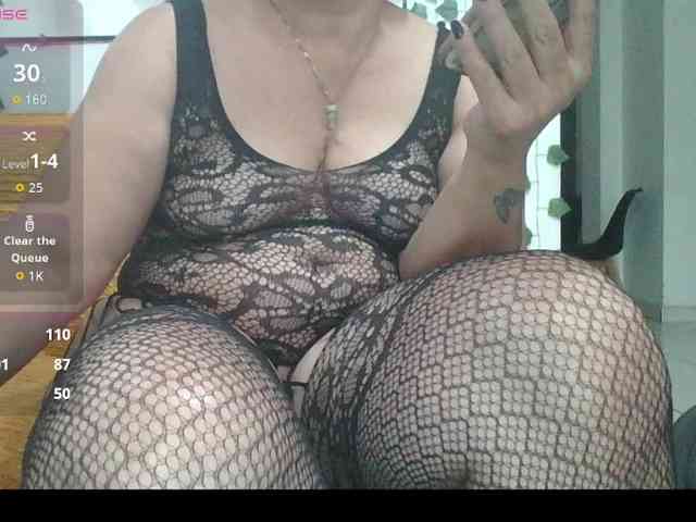 Hotmommyxxx webcam