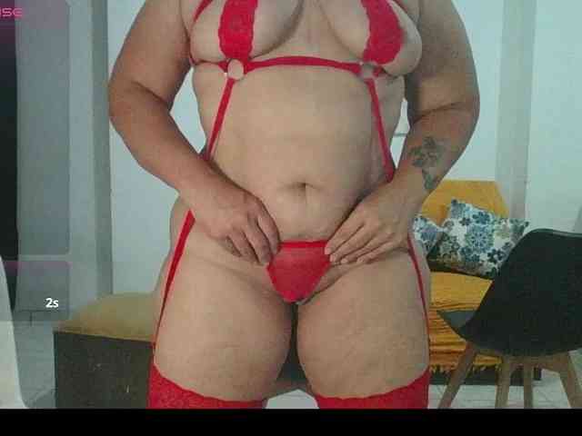 Hotmommyxxx webcam