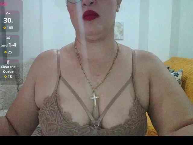 Hotmommyxxx webcam