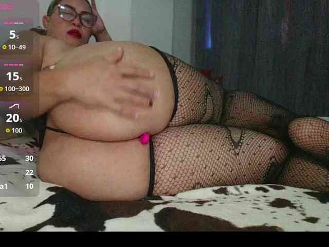 Hotmommyxxx webcam