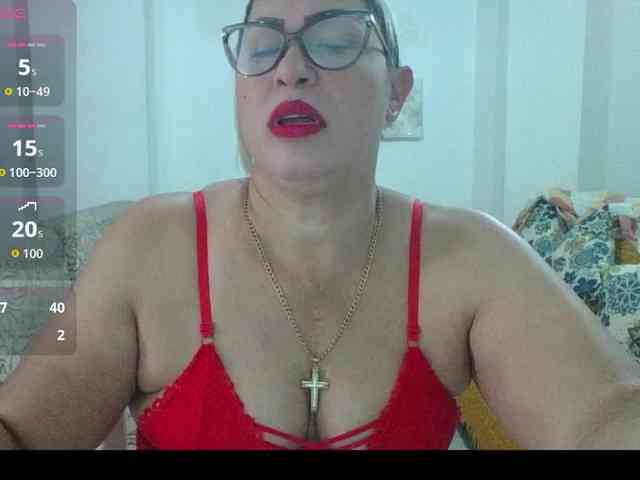 Hotmommyxxx webcam