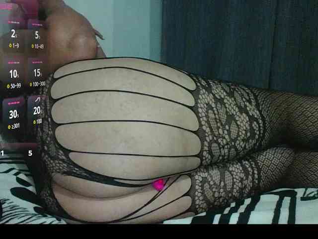 Hotmommyxxx webcam