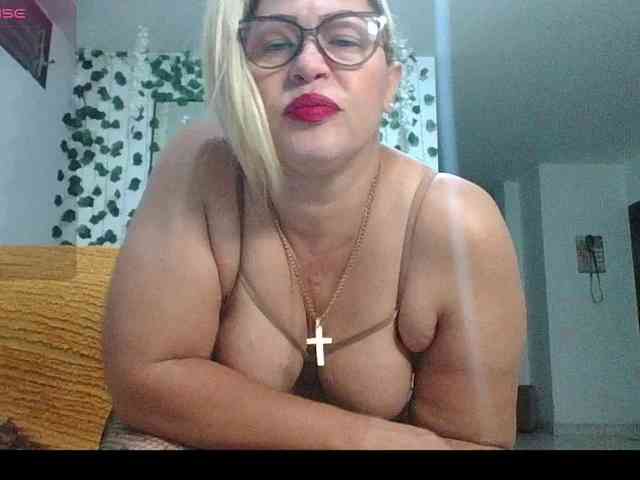 Hotmommyxxx