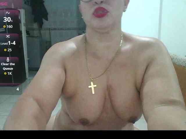 Hotmommyxxx webcam