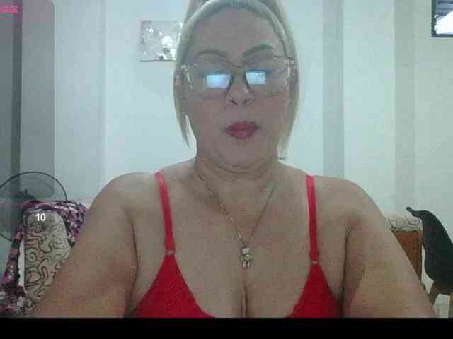 Hotmommyxxx webcam