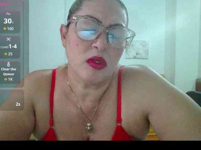 Hotmommyxxx webcam