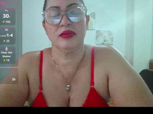 Hotmommyxxx webcam