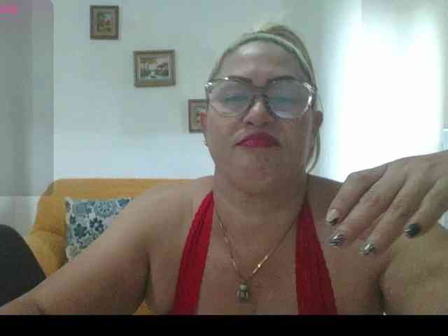 Hotmommyxxx webcam