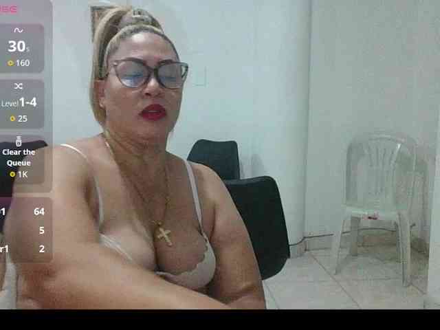 Hotmommyxxx webcam