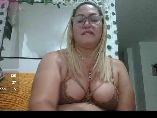 モデル: Hotmommyxxx