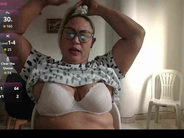 Hotmommyxxx webcam