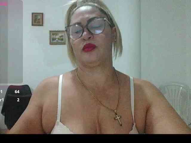 Hotmommyxxx webcam