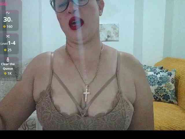 Hotmommyxxx webcam