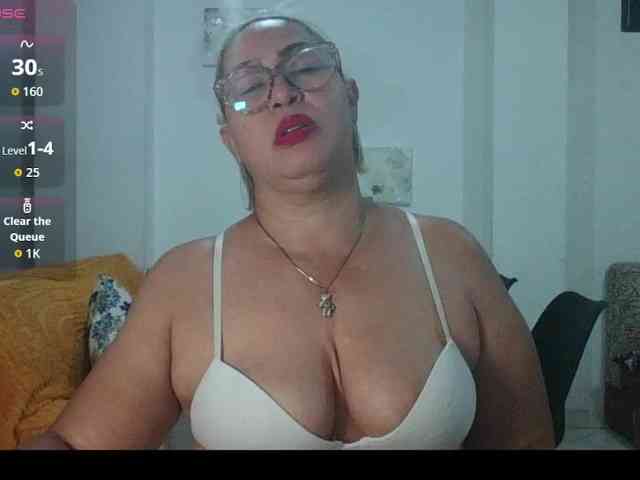 Hotmommyxxx webcam