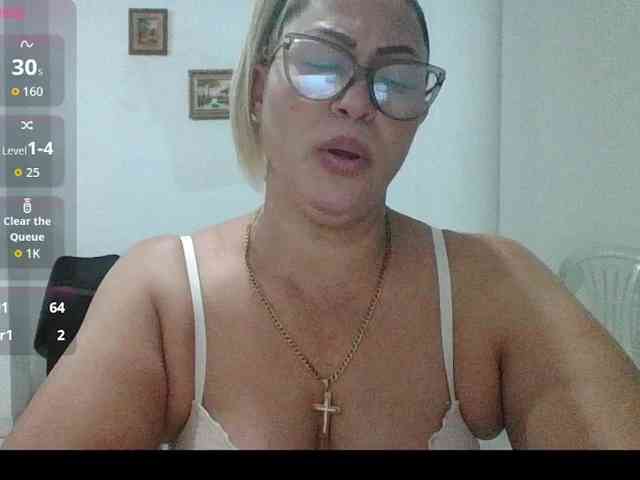 Hotmommyxxx webcam