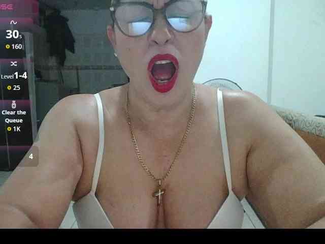Hotmommyxxx webcam