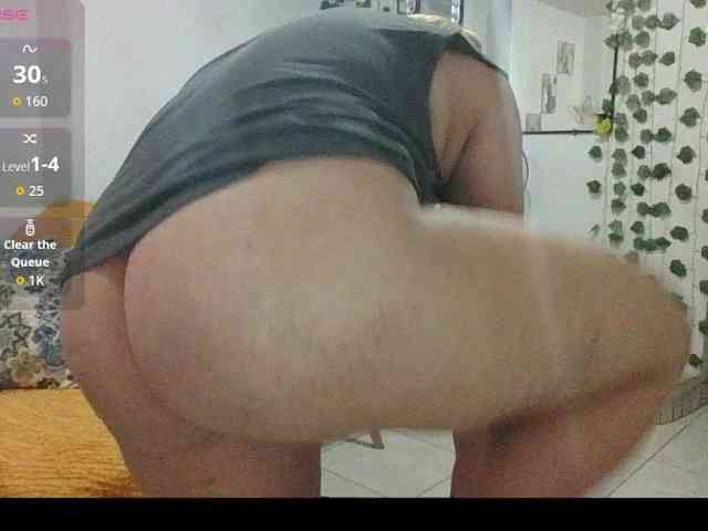 Hotmommyxxx webcam