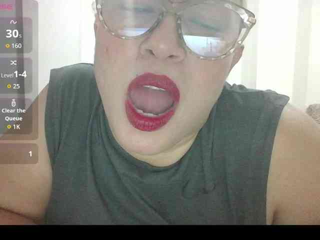 Hotmommyxxx webcam