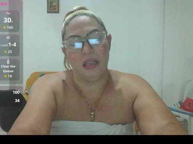 Hotmommyxxx webcam