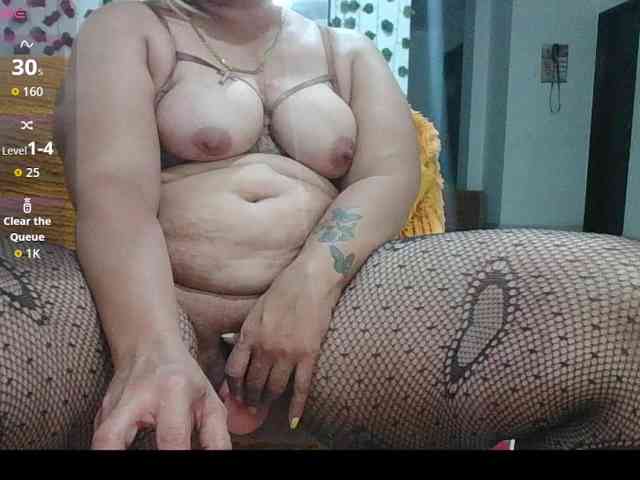 Hotmommyxxx webcam