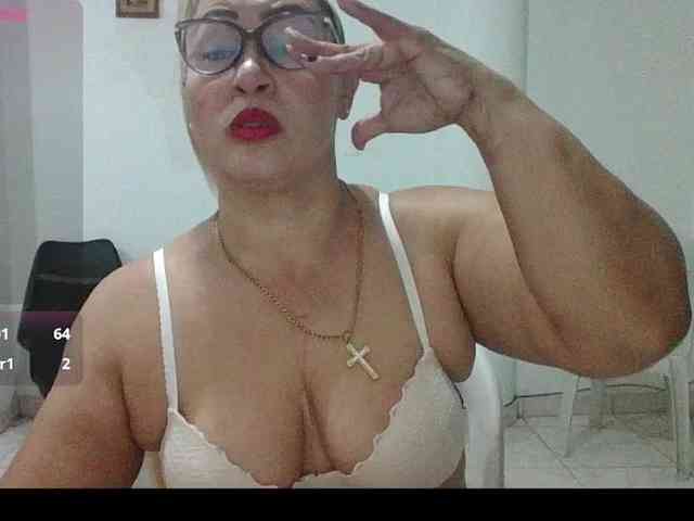 Hotmommyxxx webcam
