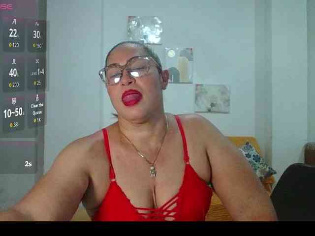 Hotmommyxxx webcam