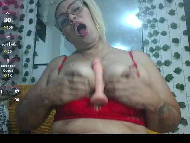 Hotmommyxxx webcam