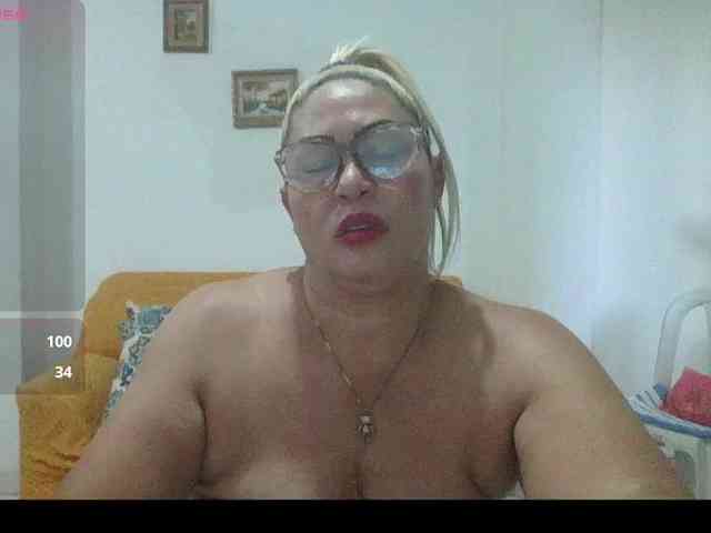 Hotmommyxxx webcam