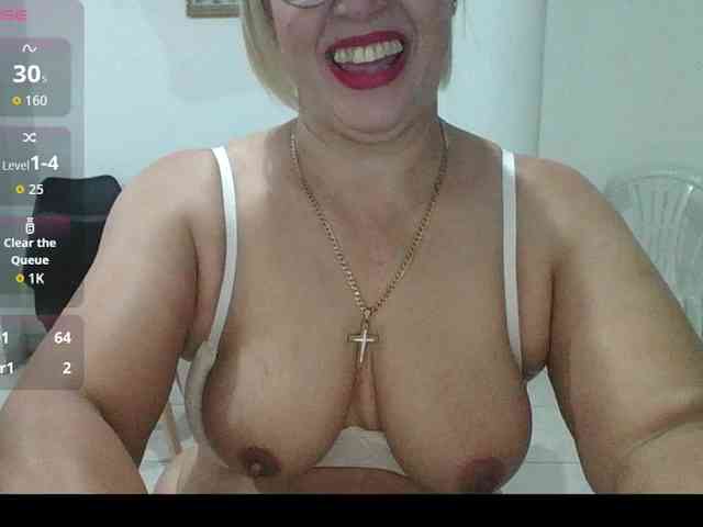 Hotmommyxxx webcam