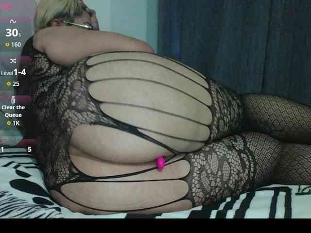 Hotmommyxxx webcam