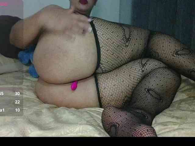 Hotmommyxxx webcam